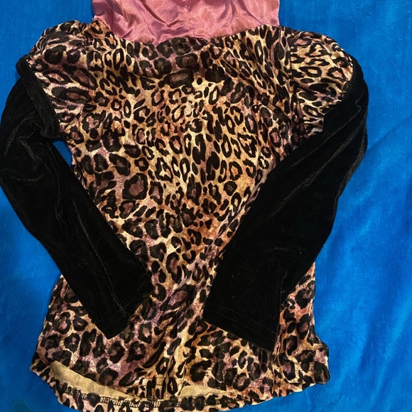 Smoking  🔥 Hot Stylish velour Cheetah Print 👚 - Picture 3 of 4